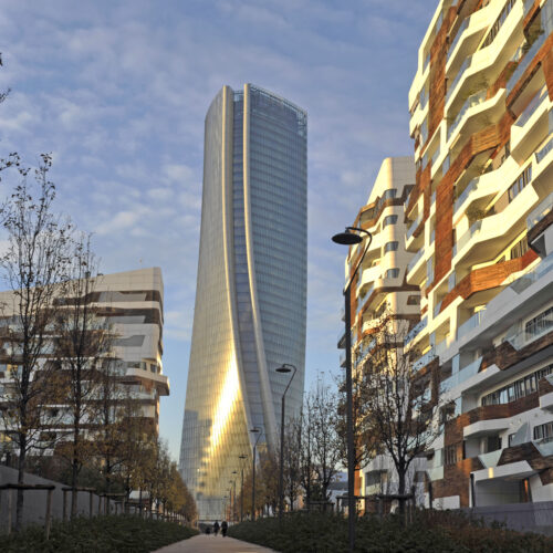 Milano - La nuova area commerciale  e residenziale di City life - torre Hadid e Isozaki - Grattacieli